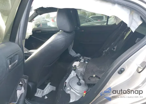 2021 Lexus Is 300 z USA, uszkodzony, nr VIN JTHCA1D29M5113500